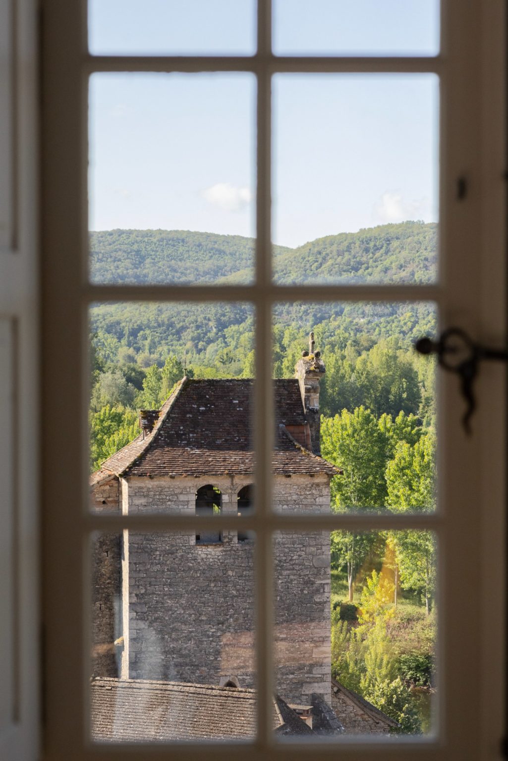 Chateau Larnagol Chambre Hote -Suite Vicomte de CALVIGNAC church view-©MalikaTurin-9979-WEB