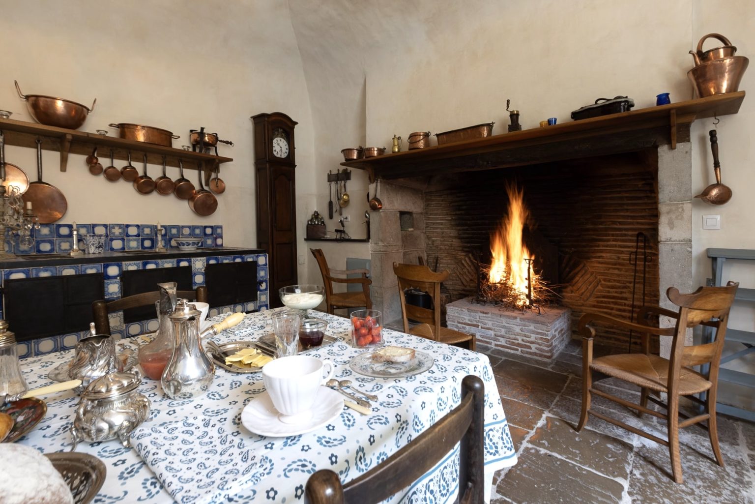 your holiday photo-2-chateau-de-larnagol-malikaturin-0226-web